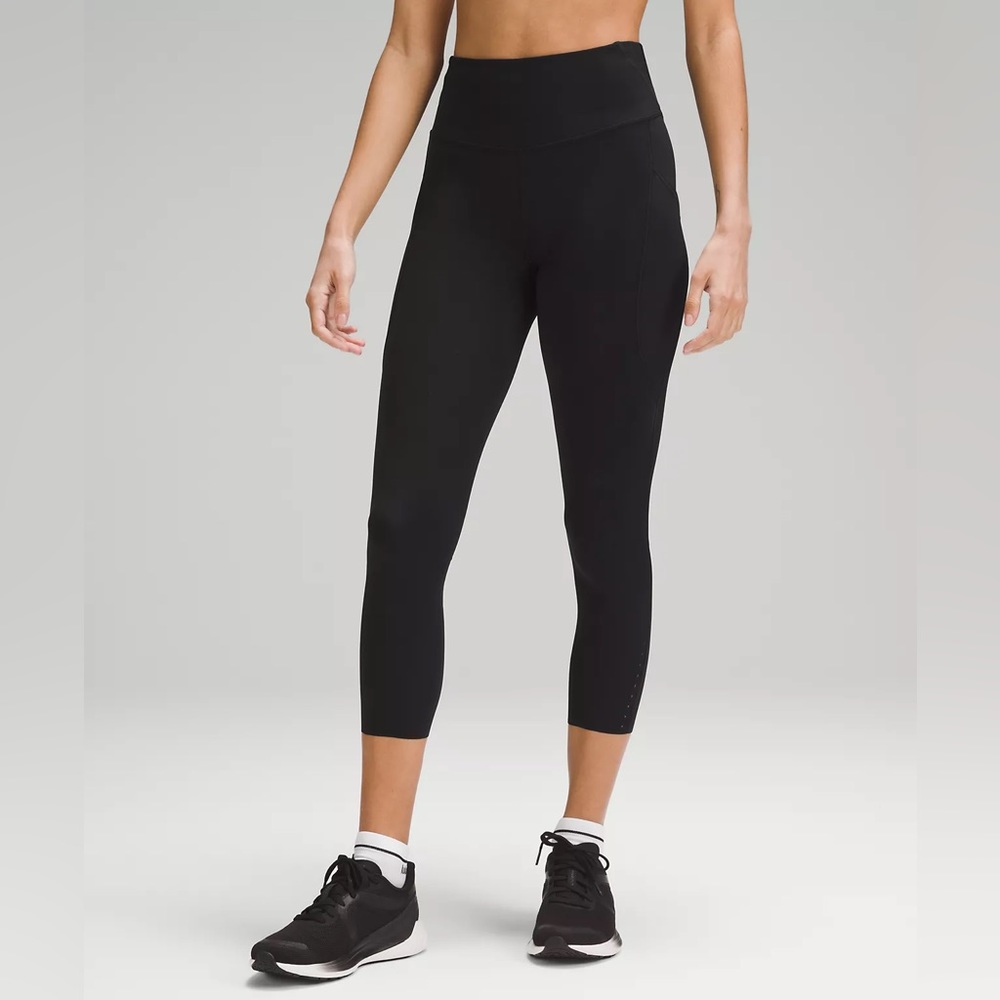 Lululemon crop leggings with pockets - size 6